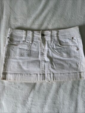 YMI White Denim Mini Skirt Size 7